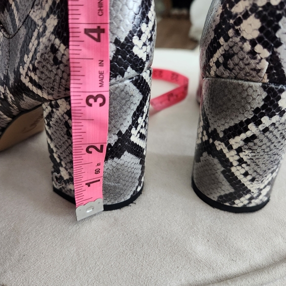 Circus by Sam Edelman Animal Print Booties.  NWOT - Picture 5 of 6